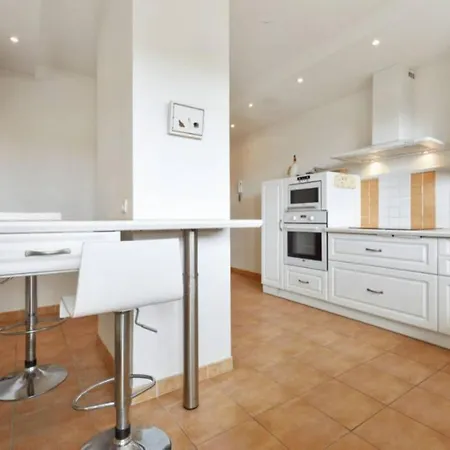 Appartement Spacieux Avec Vue Mer Proche Du Centre Apartment *