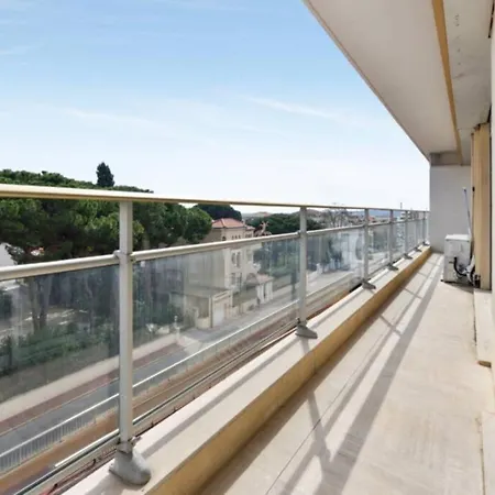 Appartement Spacieux Avec Vue Mer Proche Du Centre *